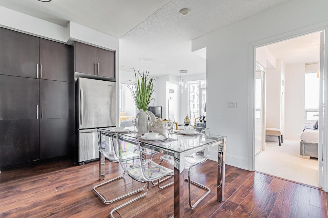 Luxury Apartments In Mississauga Bagian luar foto