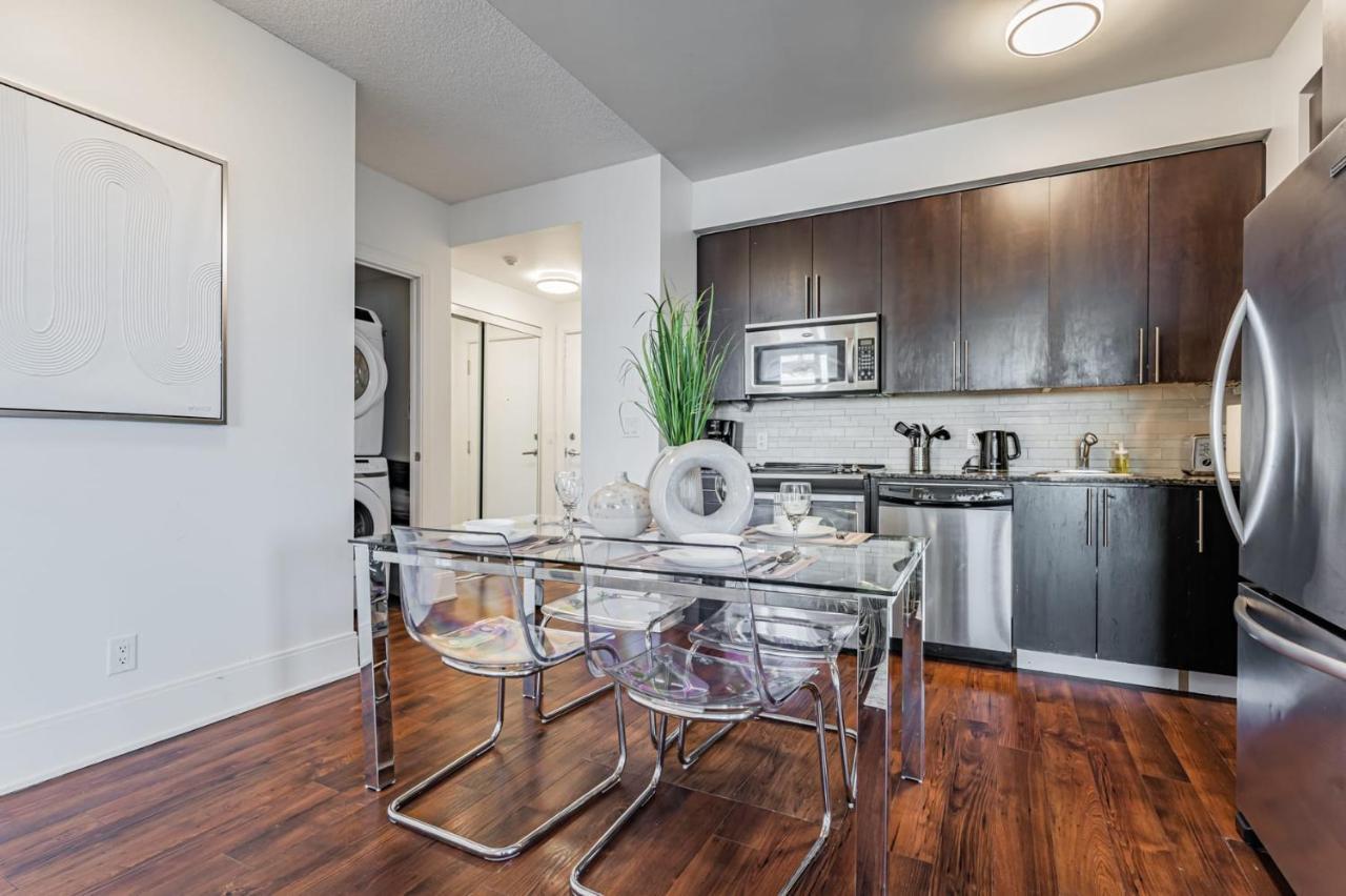 Luxury Apartments In Mississauga Bagian luar foto