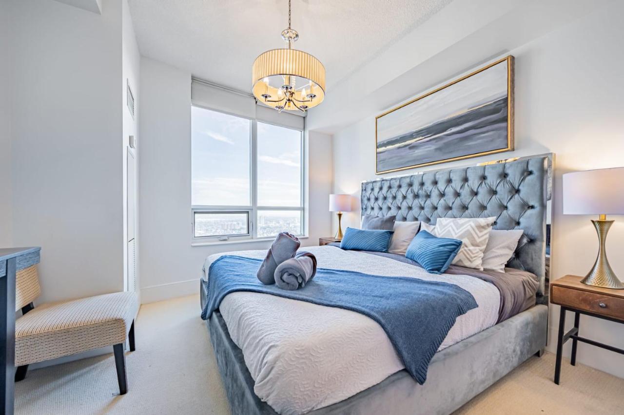Luxury Apartments In Mississauga Bagian luar foto