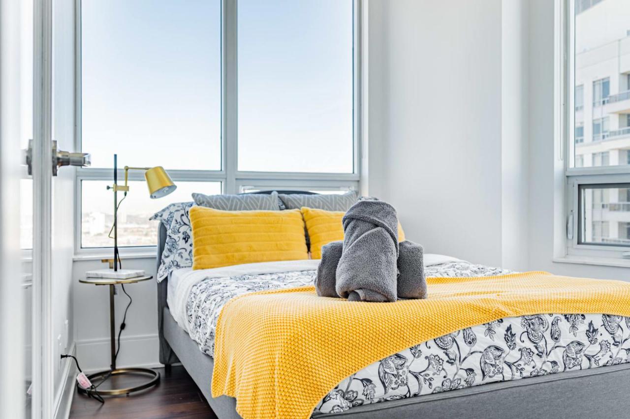 Luxury Apartments In Mississauga Bagian luar foto