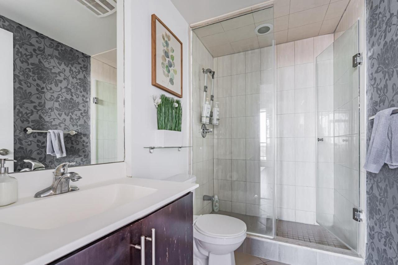 Luxury Apartments In Mississauga Bagian luar foto