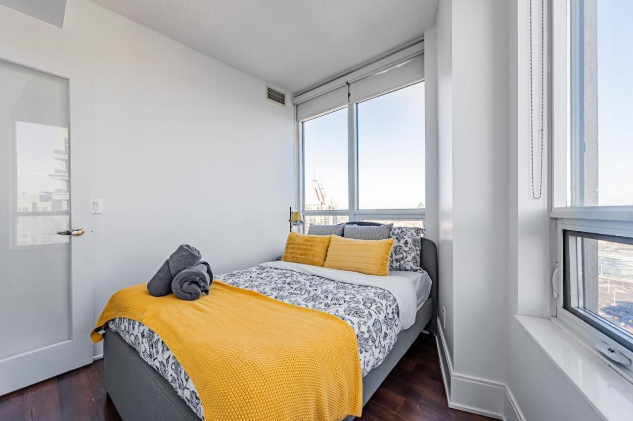 Luxury Apartments In Mississauga Bagian luar foto