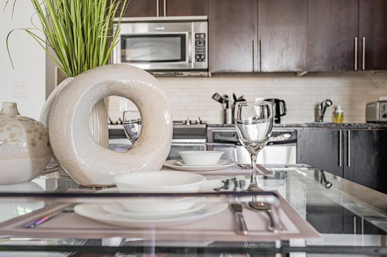Luxury Apartments In Mississauga Bagian luar foto