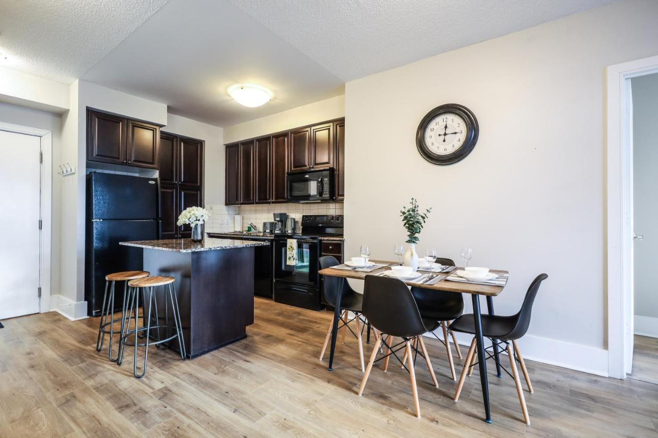 Luxury Apartments In Mississauga Bagian luar foto