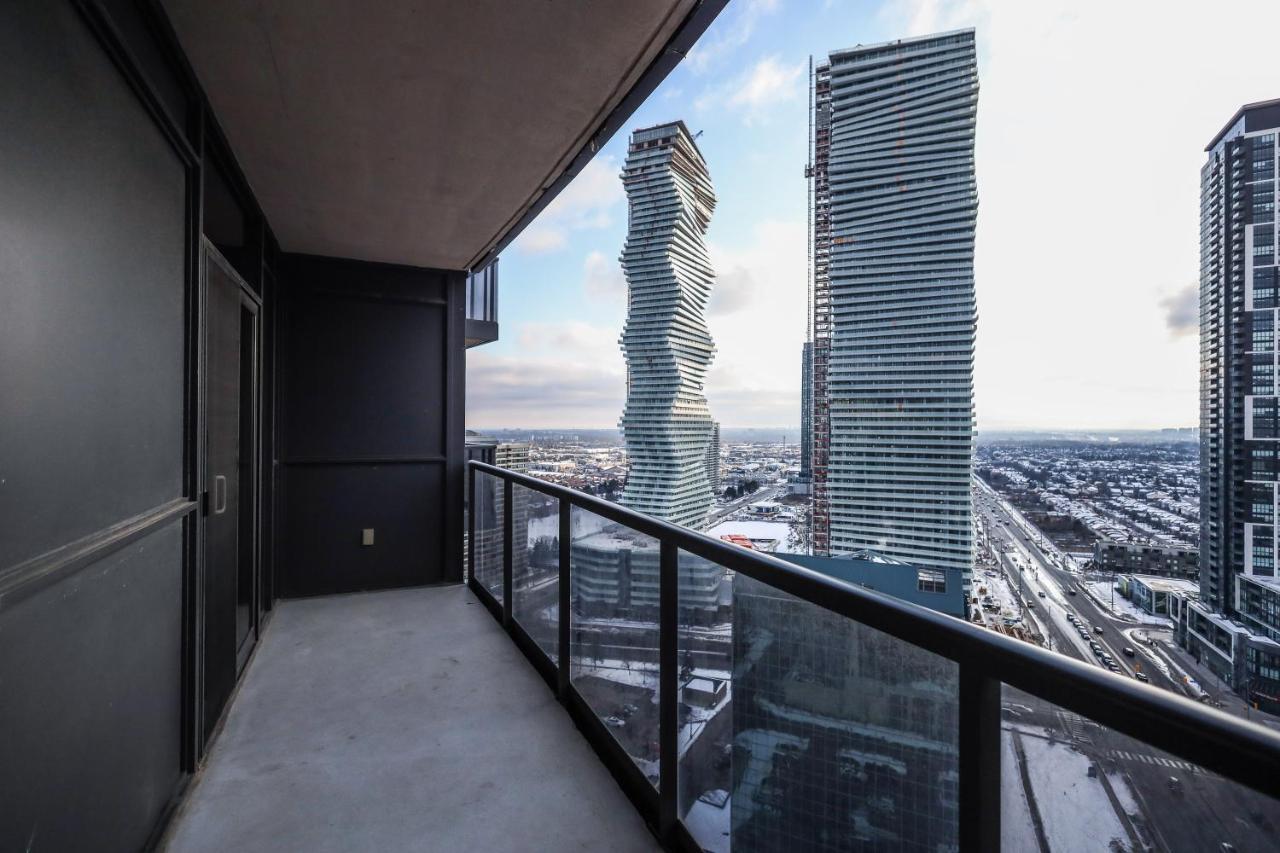 Luxury Apartments In Mississauga Bagian luar foto