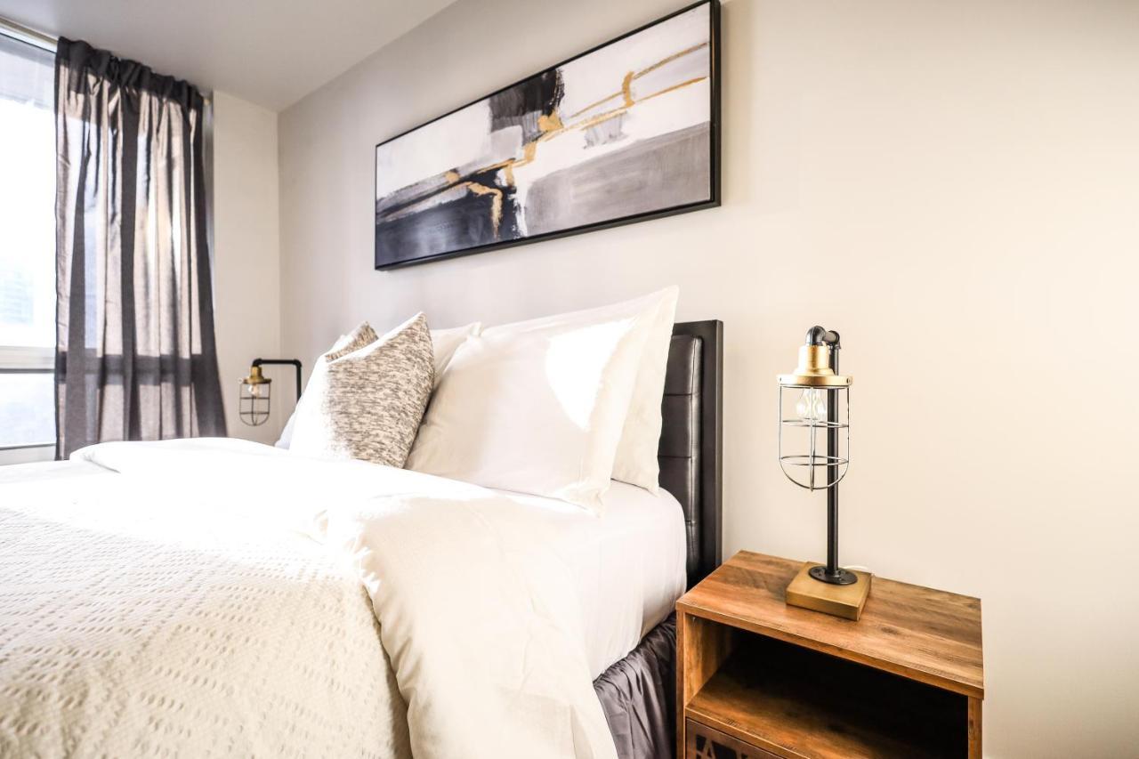 Luxury Apartments In Mississauga Bagian luar foto