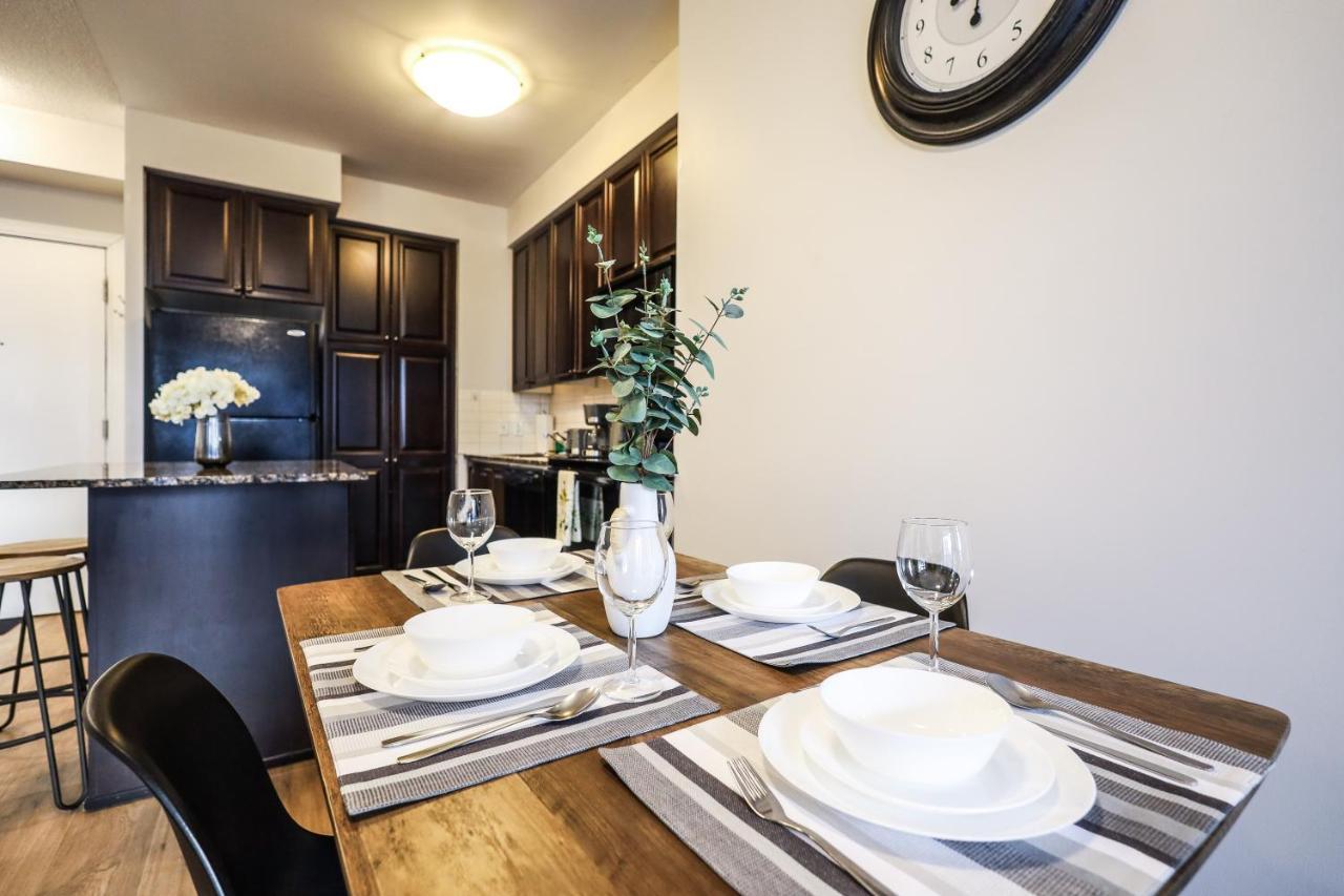 Luxury Apartments In Mississauga Bagian luar foto