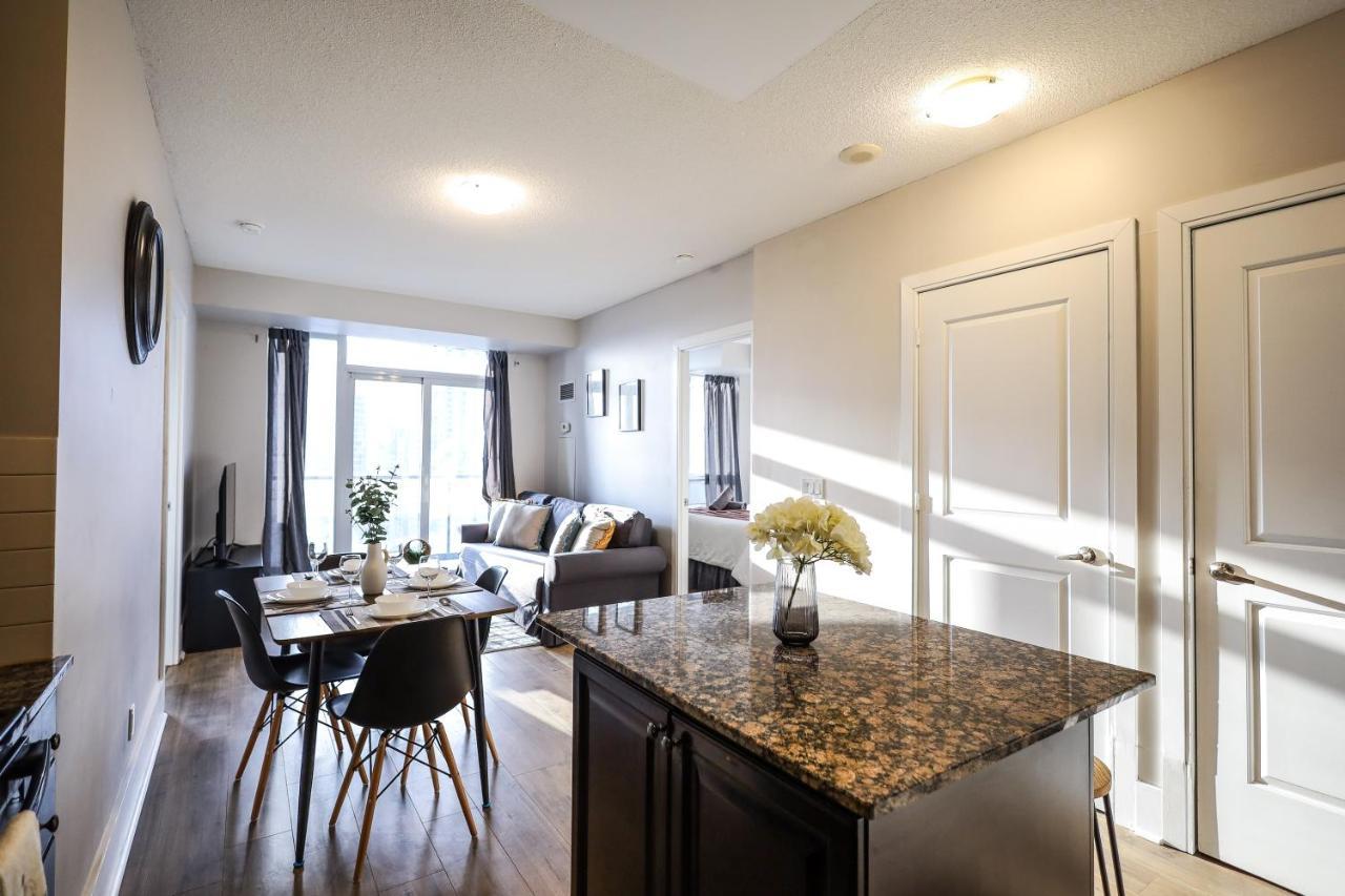 Luxury Apartments In Mississauga Bagian luar foto