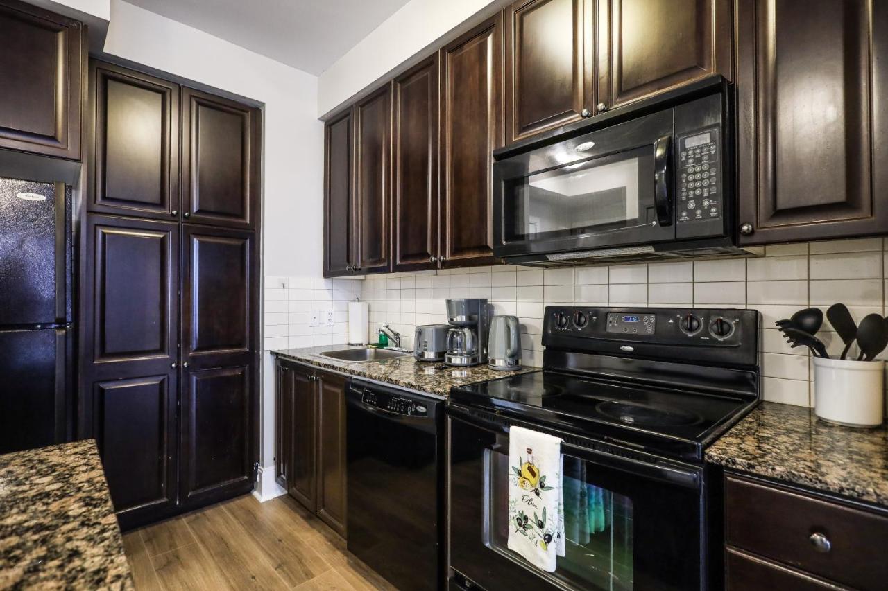 Luxury Apartments In Mississauga Bagian luar foto
