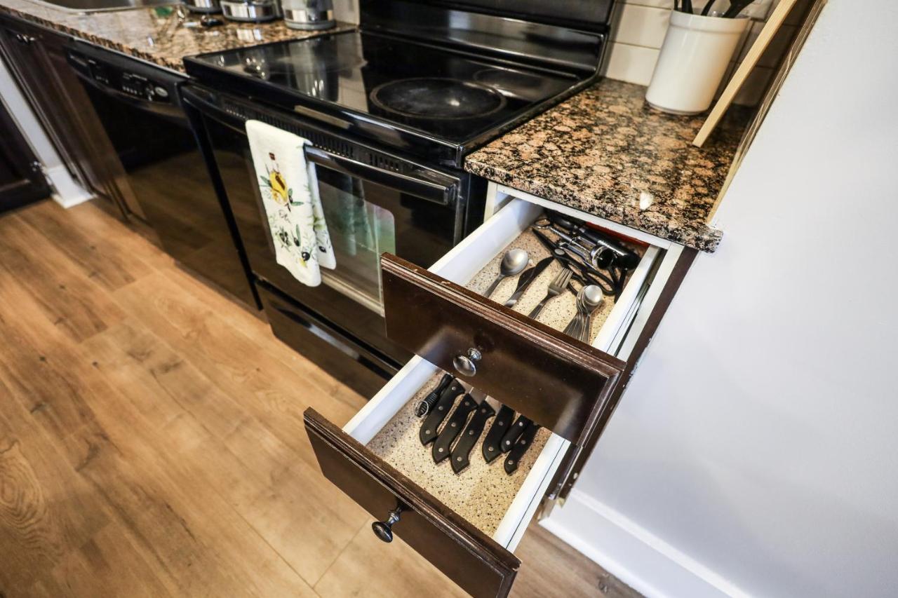 Luxury Apartments In Mississauga Bagian luar foto